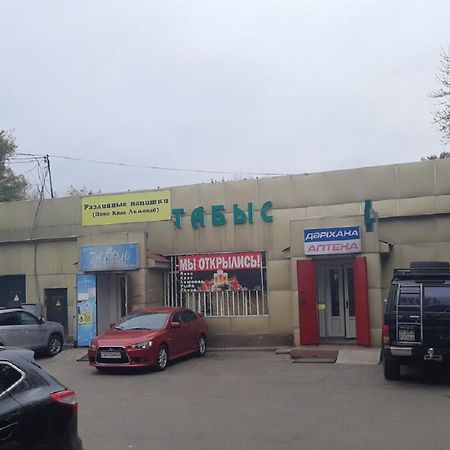 Апартаменты 11-Й Микрорайон, 4 Almaty Eksteriør billede